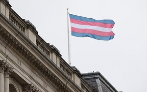 Small rsz 3800px transgender pride flag 37827573944v1