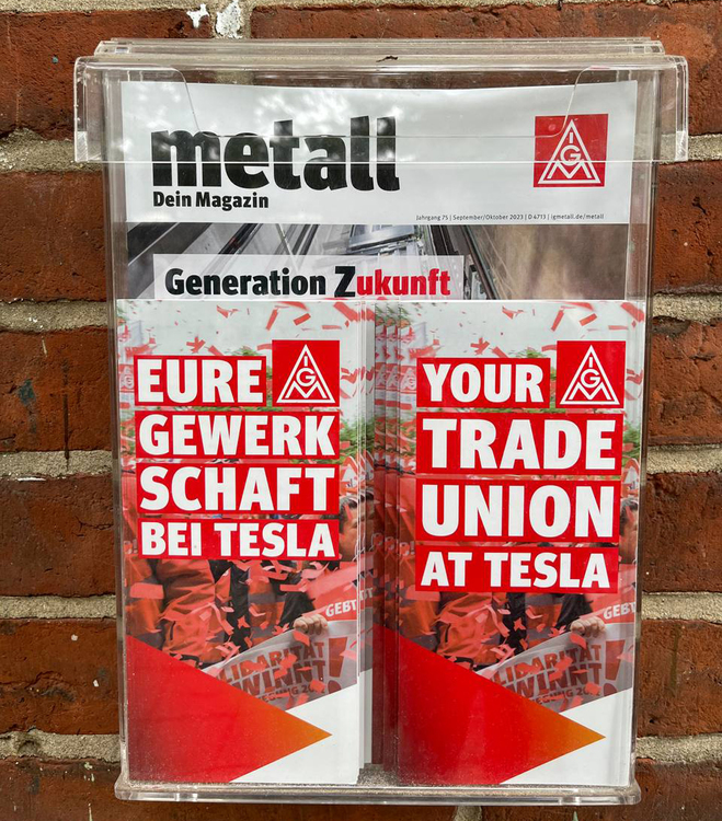 Large ig metall brochures for tesla employees