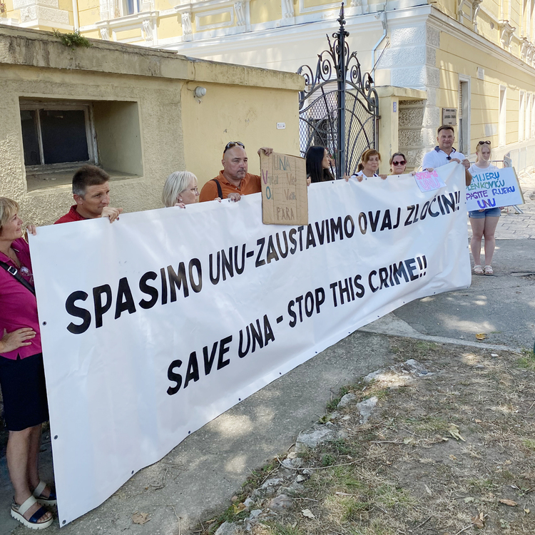 Large protest zadar