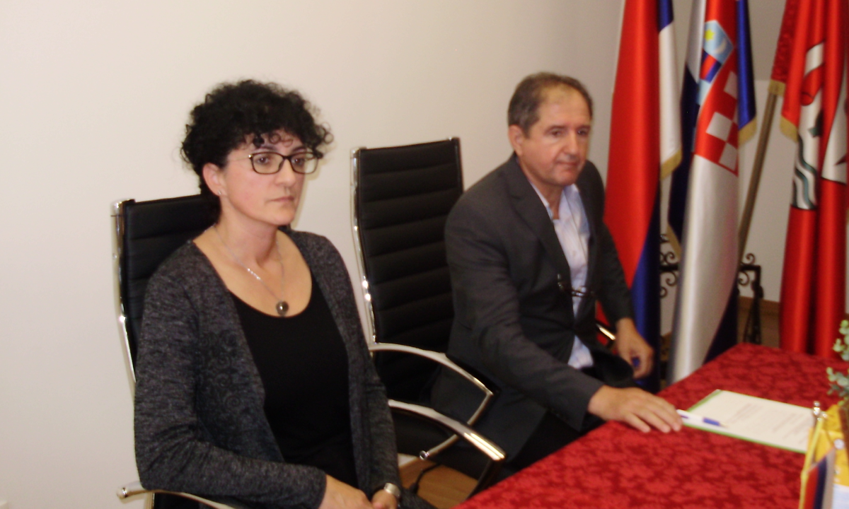 Large nevena %c5%bdivkovi%c4%87 potpredsjednica i ilija matijevi%c4%87 predsjednik vsnm krnjaka