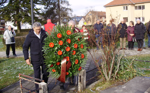 Small rade kosanovi%c4%87 i miroslav deli%c4%87 pola%c5%beu vijenac  1 