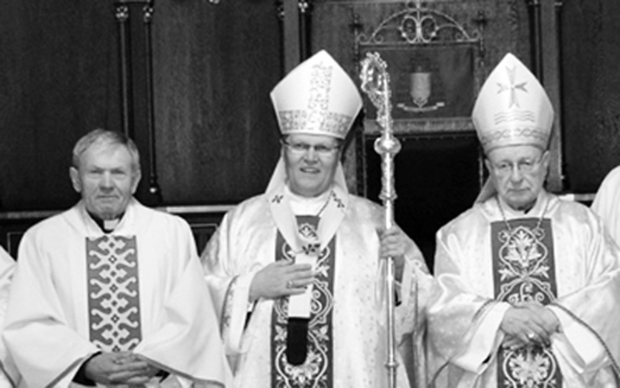 U jeku policijske istrage – Rajčevac, Hranić i Marin Srakić 2018. u đakovačkoj katedrali (Foto: Đakovačko-osječka nadbiskupija)