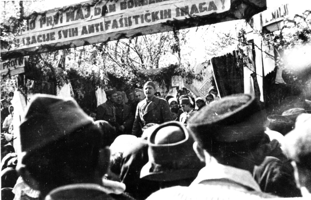 Proslava Prvog maja u Slunju 1944. (Foto: Muzej istorije Jugoslavije)