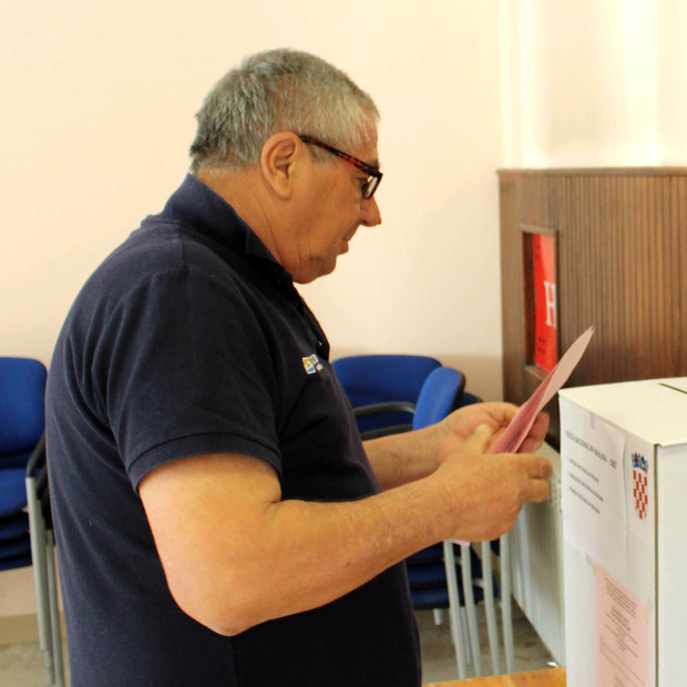 Miloš Miščević glasao je u Vrginmostu