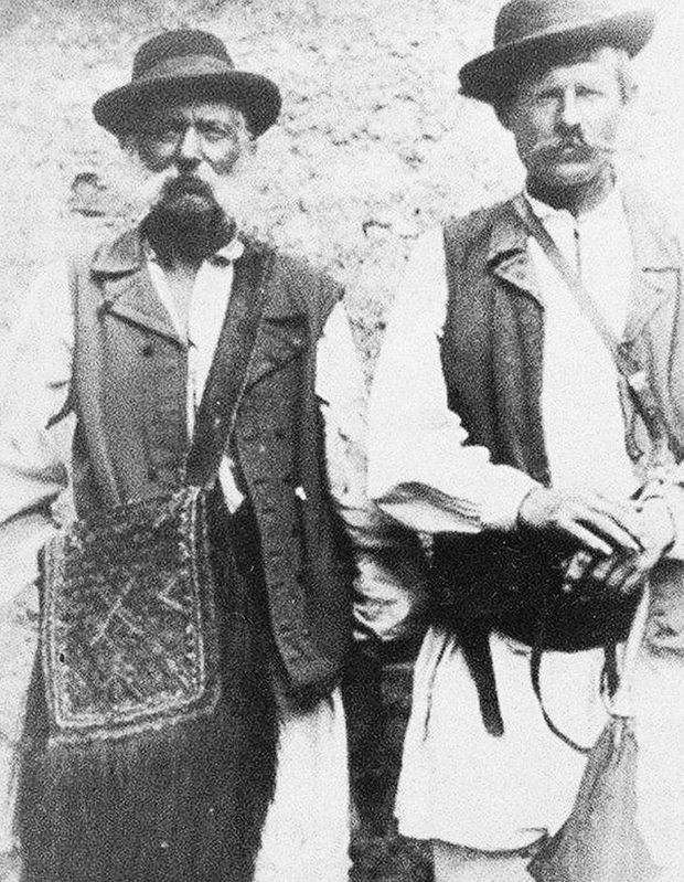 Dva čovjeka iz Vlaović sela, 1902. (Foto: Radivoje Simonović)
