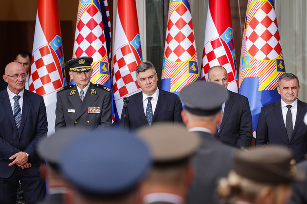 Tihomir Kundid i Zoran Milanović na svečanom prijemu povodom Dana Hrvatske vojske, maj 2024. (Foto: Luka Stanzl/PIXSELL)