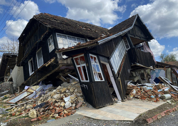 U Luščanima je potres bio toliko jak da je urušio i drvene kuće 