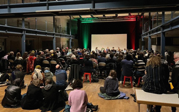 Javno čitanje Rezolucije i diskusija u berlinskom kulturnom centru Oyoun (Foto: Arts & Culture Alliance Berlin)