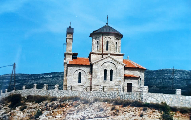 Crkva Svete nedjelje u Gornjem Karinu nekoliko dana prije nego što je minirana (Foto: Nikola Cetina)