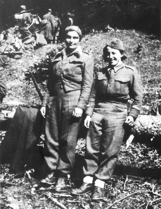 Jovanka Budisavljević na sanitetskoj obuci u Jajcu, 1943. (Iz foto arhive Fondacije Jovanka Broz)
