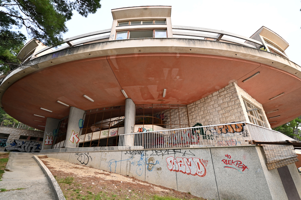 Status zaštićenog kulturnog dobra, ali ne i zaštita od propadanja (Foto: Matko Begović/PIXSELL)