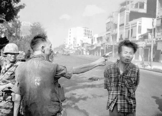 Fotografija Eddieja Adamsa snimljena 1968. u Saigonu osvojila je Pulitzera i World Press Photo, ali i potaknula proteste protiv rata u Vijetnamu (Foto: Wikipedia)