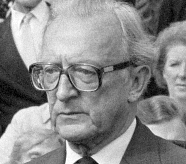 U rujnu 1991. dostavljena mu je Promemorija o položaju srpskog naroda u Hrvatskoj – lord Carrington 